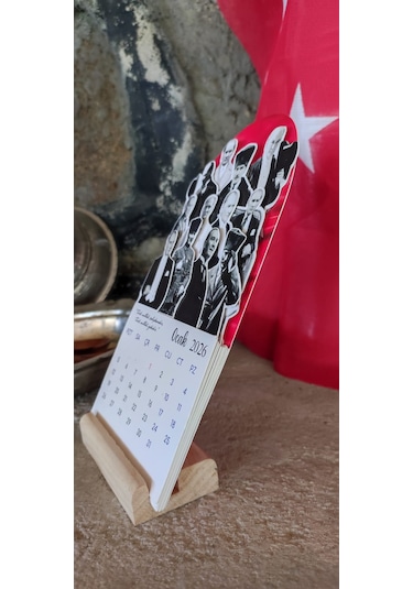 2026 Atatürk Takvimi Ahşap Ayaklı Atatürk Temalı Özel Tasarım Takvim, Atatürk 2026 Takvim