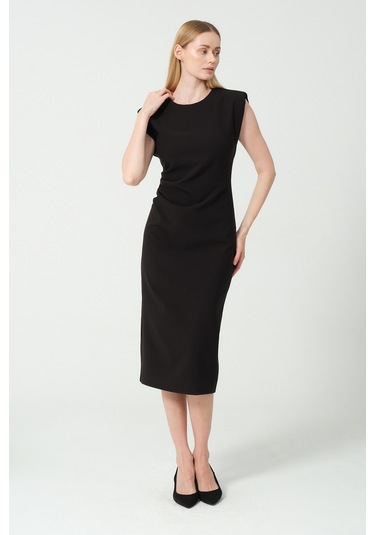 Arka Yırtmaç Detaylı Bel Büzgülü Elbise Siyah