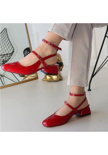 Karmi Kırmızı Rugan Topuklu Kemerli Ayakkabı Çok Renkli
