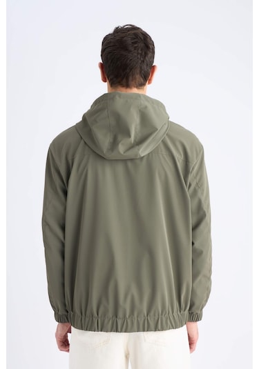 DeFacto Su İtici Regular Fit Mevsimlik Baharlık Kapüşonlu Fermuarlı Mont D7883AX25SPKH401 DeFacto Su İtici Regular Fit Mevsimlik Baharlık Kapüşonlu Fermuarlı Mont D7883AX25SPKH401