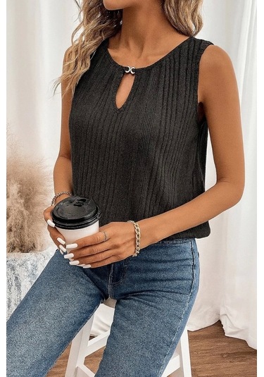 Kadın Sıfır Kollu Düğmeli Damla Yaka Detaylı Triko Bluz Siyah