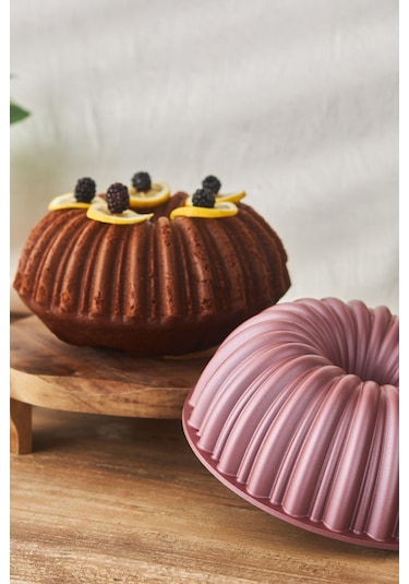 Karaca  Cake Pro Dilimli Pembe Döküm Kek Kalıbı