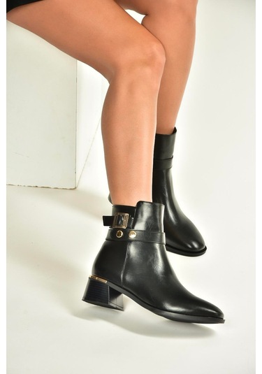 Fox Shoes V518978109 Siyah Kalın Alçak Topuklu Kadın Bot Siyah