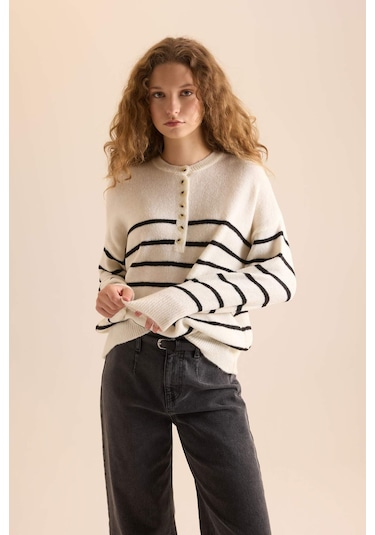 DeFacto Oversize Geniş Kalıp Düğmeli Yaka Çizgili Triko Kazak D4913AXNSER105 Ekru