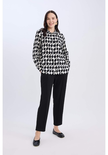 DeFacto Krep Pantolon Carrot Fit Basic Düz Beli Lastikli Dar Paça Cepli D5950AX24WNBK81 Siyah