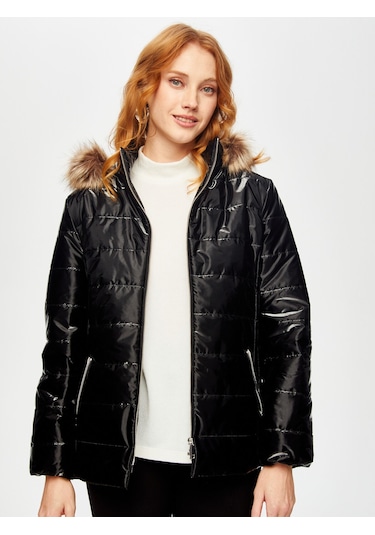 Kürk Kapüşonlu Parlak Kapitone Mont 69442 U6944210 Siyah