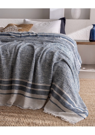 Madame Coco Castillones Çift Kişilik Pamuklu Yatak Örtüsü - Lacivert/ekru 8684427228791 Çok Renkli