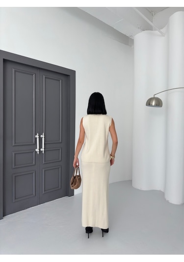 Kadın Düğme Detaylı Yelek Uzun Etek Alt Üst Triko Takım Krem