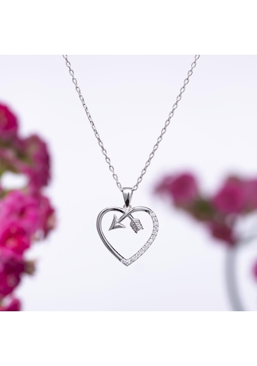 Kalp Model Ok Detaylı Zirkon Taşlı 925 Ayar Gümüş Kadın Kolye