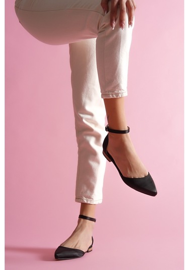 Misty Siyah Saten 2 Cm Topuklu Bilekten Bantlı Sivri Burun Günlük Babet Siyah Misty Siyah Saten 2 Cm Topuklu Bilekten Bantlı Sivri Burun Günlük Babet Siyah