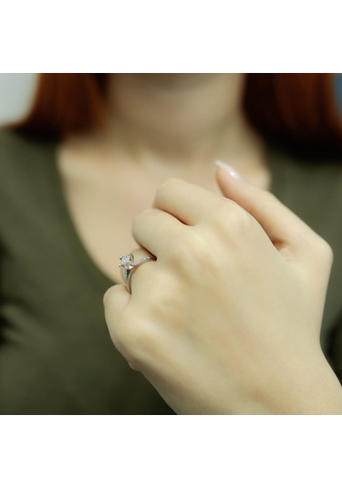 Lova 0,30 Karat Tektaş Görünümlü Pırlanta Yüzük - 1020174