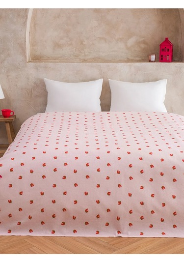 Pembe Çilek Nakışlı Pamuklu Çift Kişilik Pike