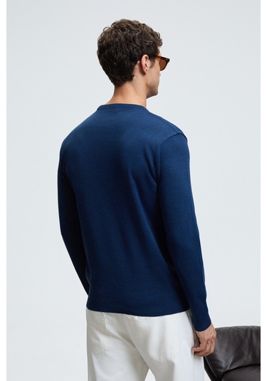 VAREX Erkek Yuvarlak Yaka Basic Slim Fit Triko İndigo Kazak