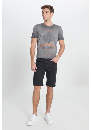 Ac&Co / Altınyıldız Classics Erkek Sıyah Slim Fit Dar Kesim Pamuklu Esnek Denim Şort Ac&Co / Altınyıldız Classics Erkek Sıyah Slim Fit Dar Kesim Pamuklu Esnek Denim Şort