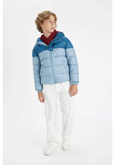 DeFacto Erkek Çocuk Su İtici Kapüşonlu Fermuarlı Cepli Polar Astarlı Şişme Mont C5509A824WNBE760