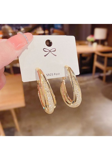 Moveevo Altın Renkli Metal Kanca Küpe - Delikli Ağızlı Kristal Tasarım, Gündelik Ve Özel Durumlar İçin Şık Aksesuar Gold