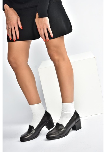 Fox Shoes V468707503 Siyah Hakiki Deri Kalın Topuklu Kadın Ayakkabı Siyah