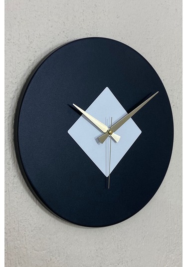 Roundka Model Metal Sıvama Akar Sessiz Mekanizmalı Duvar Saati 40 40 Cm Siyah Beyaz