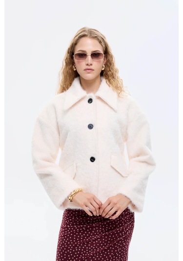 Quzu Gömlek Yaka Düğmeli Tüylü Ekru Kadın Ceket Ckt00887 Ekru