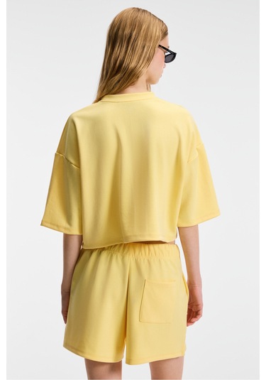 VELA Kadın Esnek Kumaşlı Bisiklet Yaka Oversize Fit Sarı T-Shirt