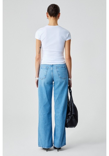 Marta Kadın V Yaka Kısa Kol Slim Beyaz T-shirt