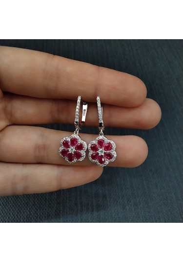 925 Ayar Çiçek Tasarımlı Kadın Gümüş Küpe -sade Ve Şık- Kırmızı Model Gümüş