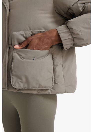 Defacto Defactofit Su İtici Oversize Fit Geniş Kalıp Dik Yaka Fermuarlı Çıtçıtlı Cepli Şişme Mont E9266ax25wnkh464 Haki-kh464 Defacto Defactofit Su İtici Oversize Fit Geniş Kalıp Dik Yaka Fermuarlı Çıtçıtlı Cepli Şişme Mont E9266ax25wnkh464 Haki-kh464