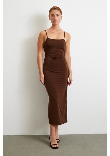 Yanı Büzgülü Askılı Elbise Yırtmaçlı Kahve Kahve