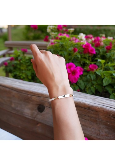 Archin Aşk Temalı Beyaz Örgülü 14 Ayar Altın Plakalı Dikdörtgen Figürlü Hediye Bileklik-413sembol Aşk