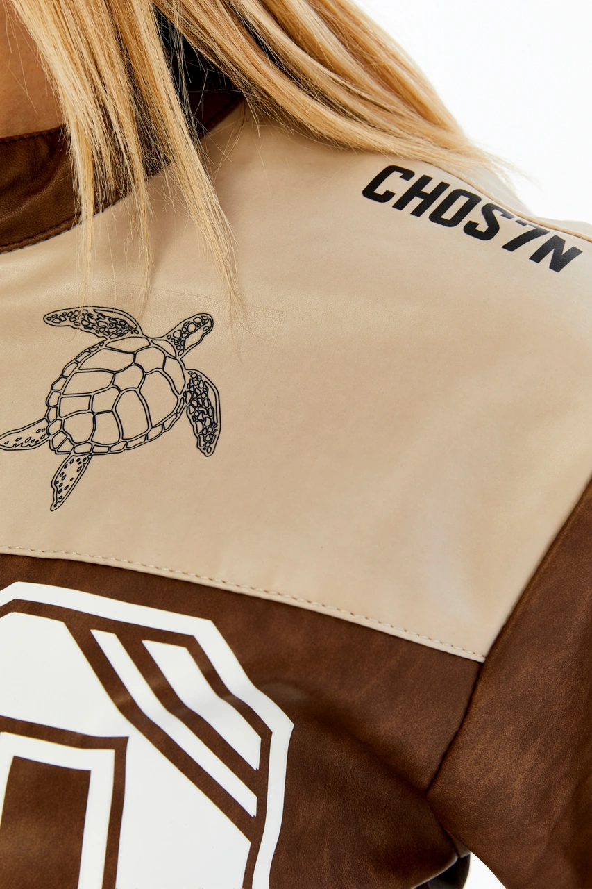 Kadın Crop Deri Ceket Renkli Baskılı Motorcu Stil Mont - Kısa Ceket Çok Renkli Mont - Hakim Yaka Kahverengi