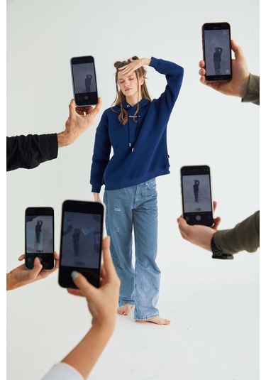 Hello Kitty Lisanslı Kapüşonlu Kalın Sweatshirt Renkli