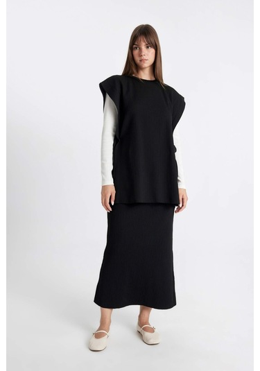 Defacto Regular Fit Basic Düz Maxi Siyah Triko Etek A1314AX24AUBK81 Siyah Defacto Regular Fit Basic Düz Maxi Siyah Triko Etek A1314AX24AUBK81 Siyah