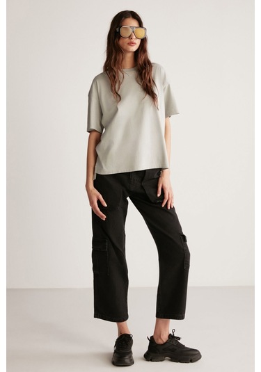 GRIMELANGE Jemmy Kadın %100 Organik Pamuk Relaxed Fit Yırtmaçlı Yuvarlak Yakalı Açık Gri T-shirt Açık Gri