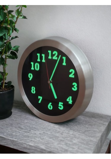 Fosforlu Gece Parlayan Görünen Metal Salon Duvar Saati Çap 26 Cm Siyah