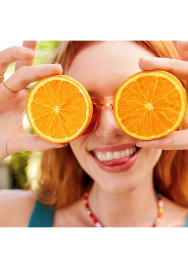 First Aid Beauty 10% Vitamin C Brightening Serum - Aydınlatıcı Serum 50 Ml