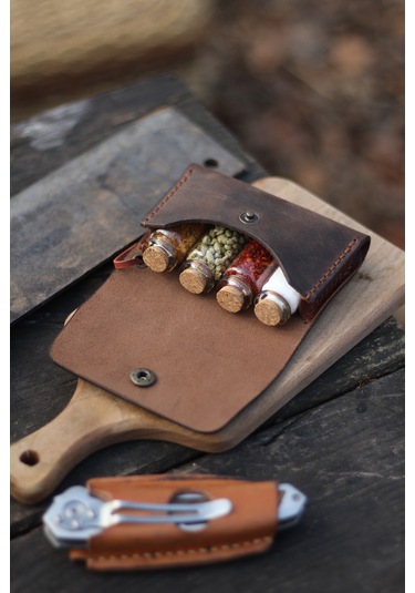 Kişiye İsme Özel Maia Kamp Outdoor Deri Baharatlık Kestane Kahverengi