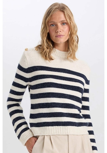 DeFacto Regular Fit Yumuşak Dokulu Bisiklet Yaka Düğmeli Çizgili Triko Kazak C9055AX24WNER105 Ekru DeFacto Regular Fit Yumuşak Dokulu Bisiklet Yaka Düğmeli Çizgili Triko Kazak C9055AX24WNER105 Ekru