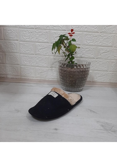 Ucc Siyah İçi Kürklü Ev İçi Tüylü Misafir Terliği 001