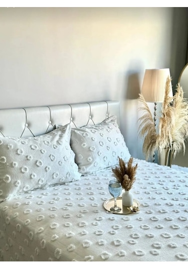 Dia Bella Ponpon Çift Kişilik Yatak Örtüsü 250x260 ve 2 Adet Yastık Ekru
