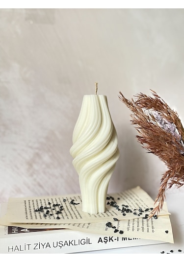 Büyük Spiral Model Kokulu Vegan Soya Mum Beyaz