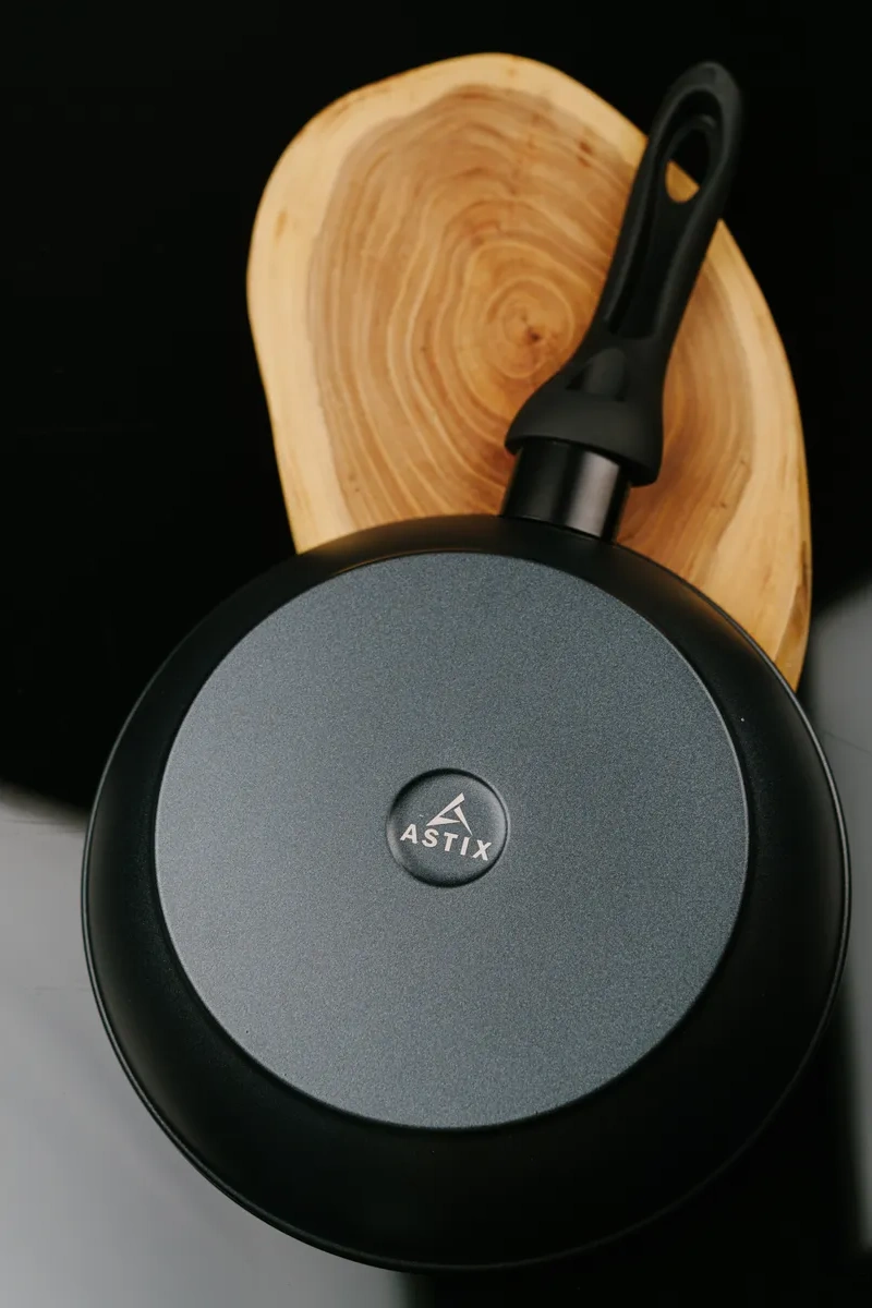 Astix 22 Cm Yerleşmeyen Tava, Kalın Tabanlı 305241452 Gümüş