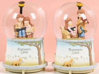 Kar Küresi - Sonbahar Sevgili Figürlü Orta Boy