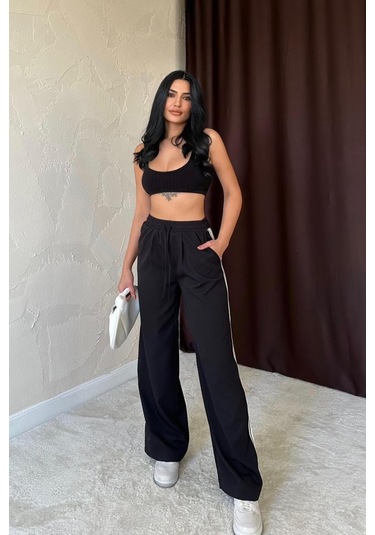 Leyla Sanat Sanata Yeni Bir Bakış Açısı Siyah Yanları Şeritli Pantolon Siyah