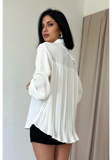 Beyaz Pilise Detaylı Jesica Gömlek Beyaz