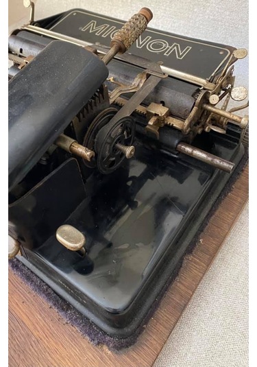 Aeg Mignon 4 Antika Daktilo Q Klavye - Koleksiyonluk Ahşap Kasalı