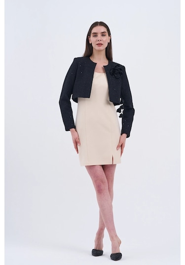 Trend Kadın Modern Ve Şık Ceket Ve Elbise Kombini Bej