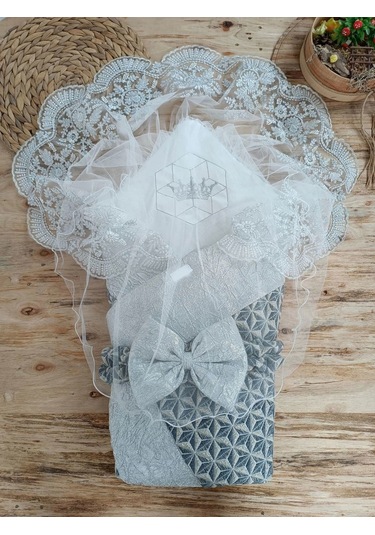 Yenidoğan Ultralüks Piramit Desenli Güpürlü Bebek Battaniyesi Kundak Gümüş