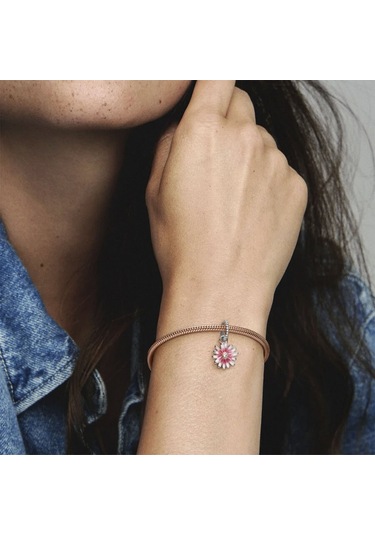 Nur Silver Pembe Detay Papatya Gümüş Charm Nur-bl00346