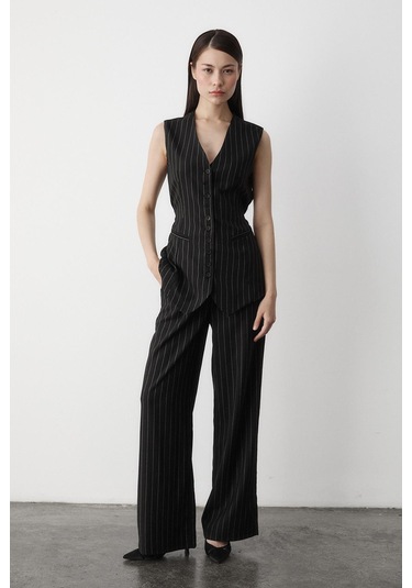 Siyah Çok Düğmeli Çizgili Premium Takım Siyah