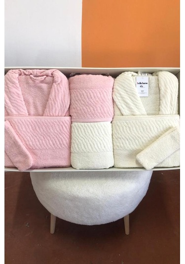 Zebra 8 Parça Aile Bornoz Takımı Pembe - Krem Çok Renkli